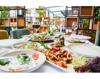 Dubai restaurant chinaware crockery Oriental tableware ceramic plates Dubai restaurant chinaware crockery Oriental tableware ceramic plates